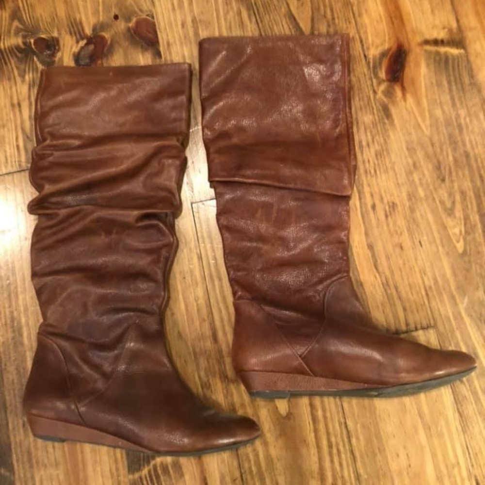 Gianni Bini leather boots